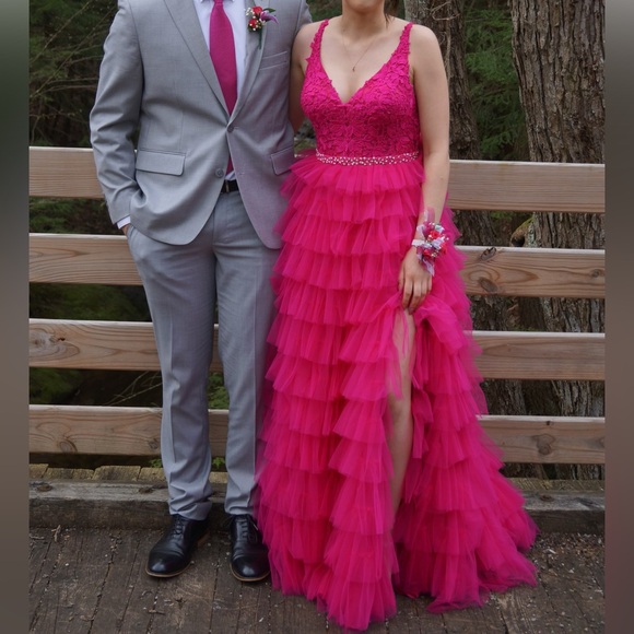 Prom dress from Henri’s color: fuchsia, worn once good condition, - Picture 7 of 7